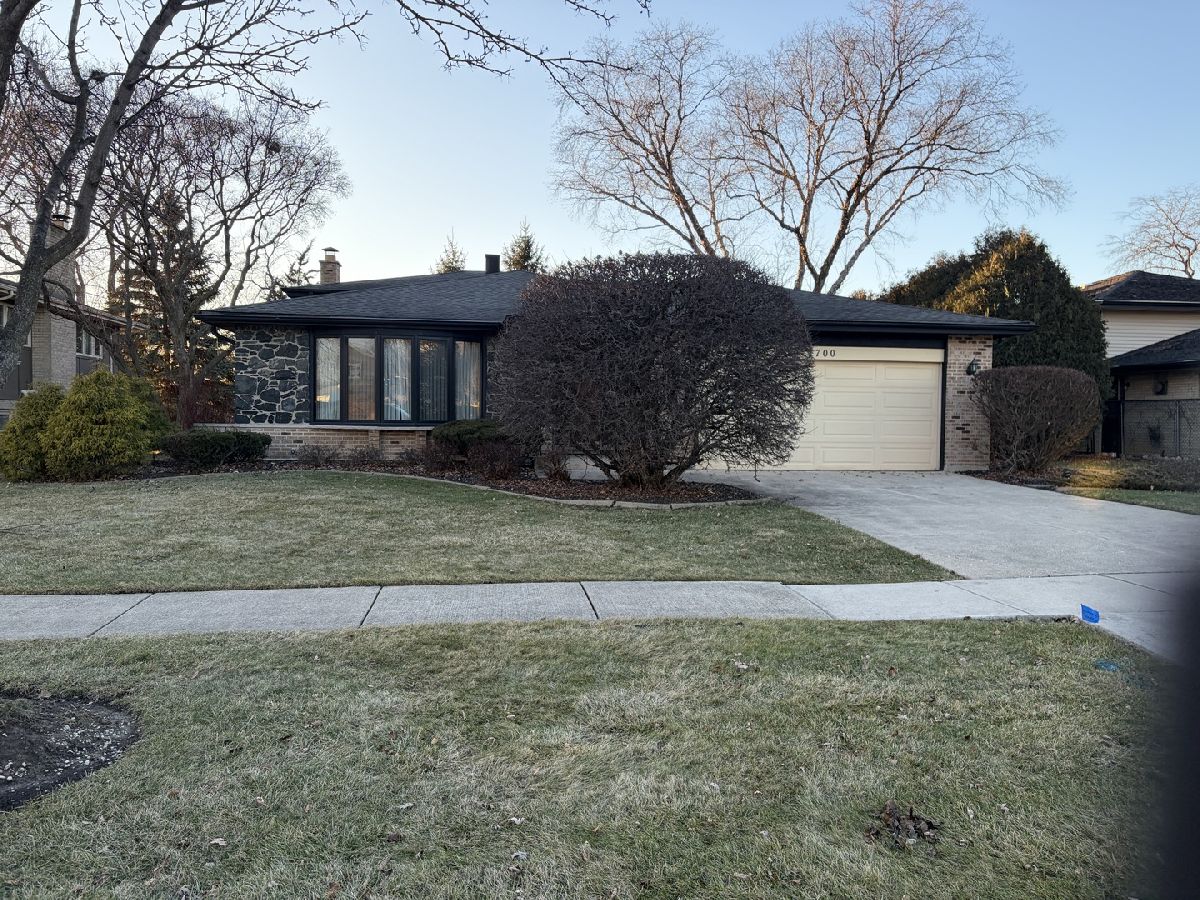  For Sale Willowbrook Illinois, 7700 Apple Tree Lane