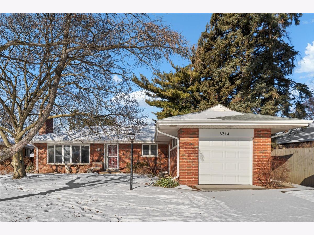  For Sale Morton Grove Illinois, 8314 Gross Point Road