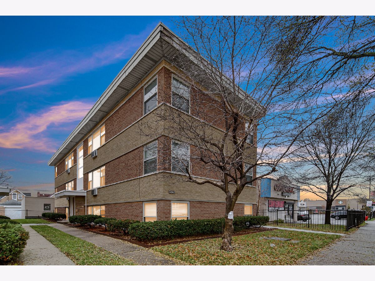  Rented Chicago Illinois, 3725 Harlem