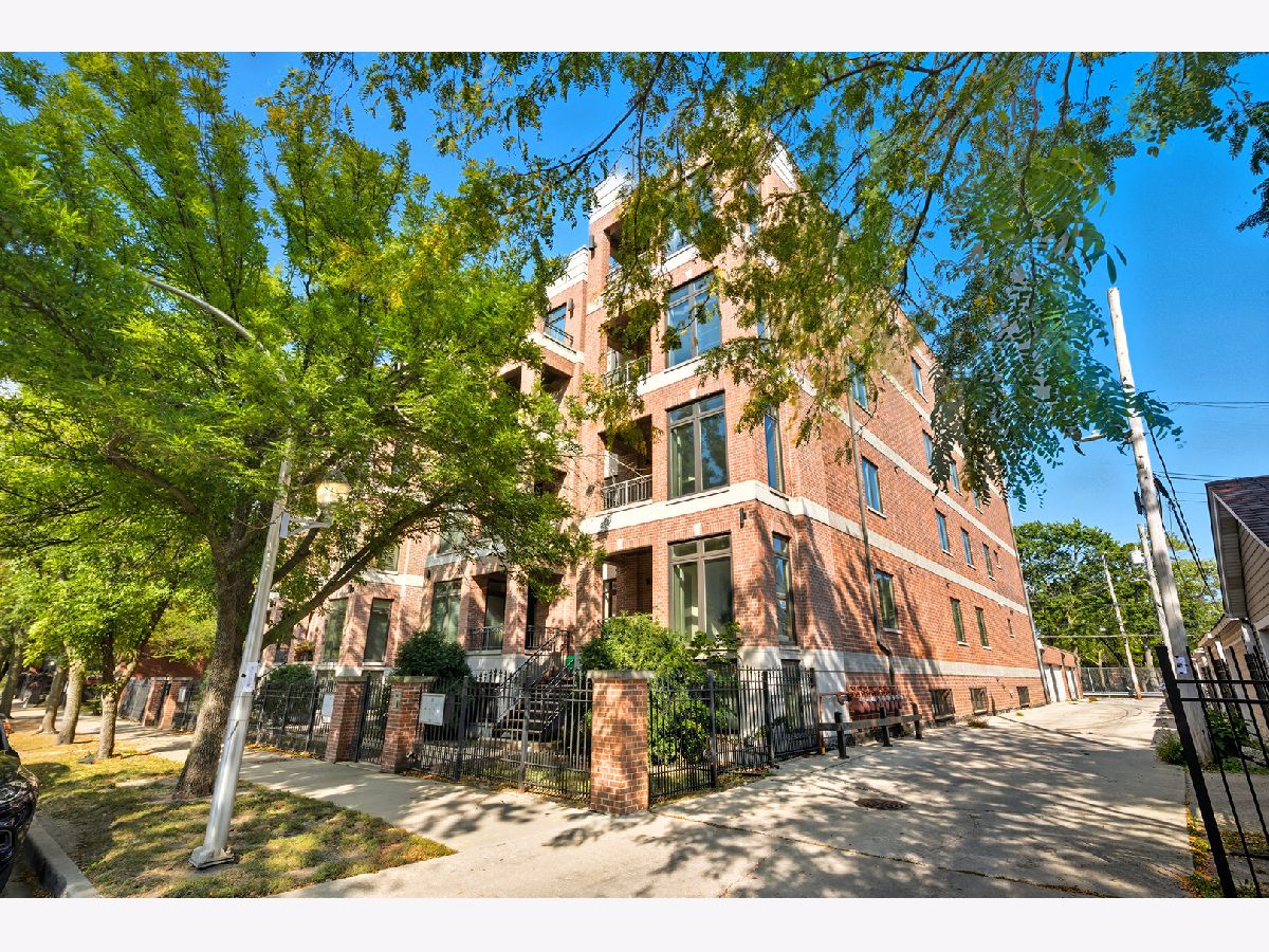 Condos & Townhomes & Homes For Sale Bronzeville Chicago Illinois, 4029 Ellis Avenue
