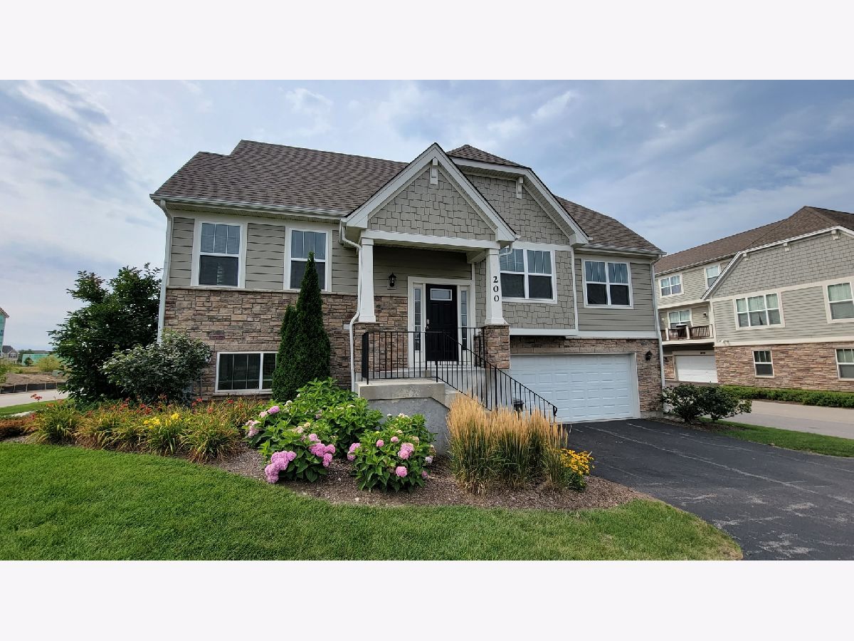 Homes & Townhomes For Rent Tall Oaks Elgin Illinois, 200 Goldenrod