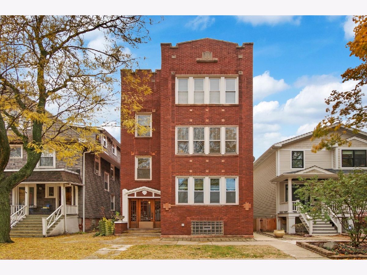  Rented Chicago Illinois, 2109 Eastwood