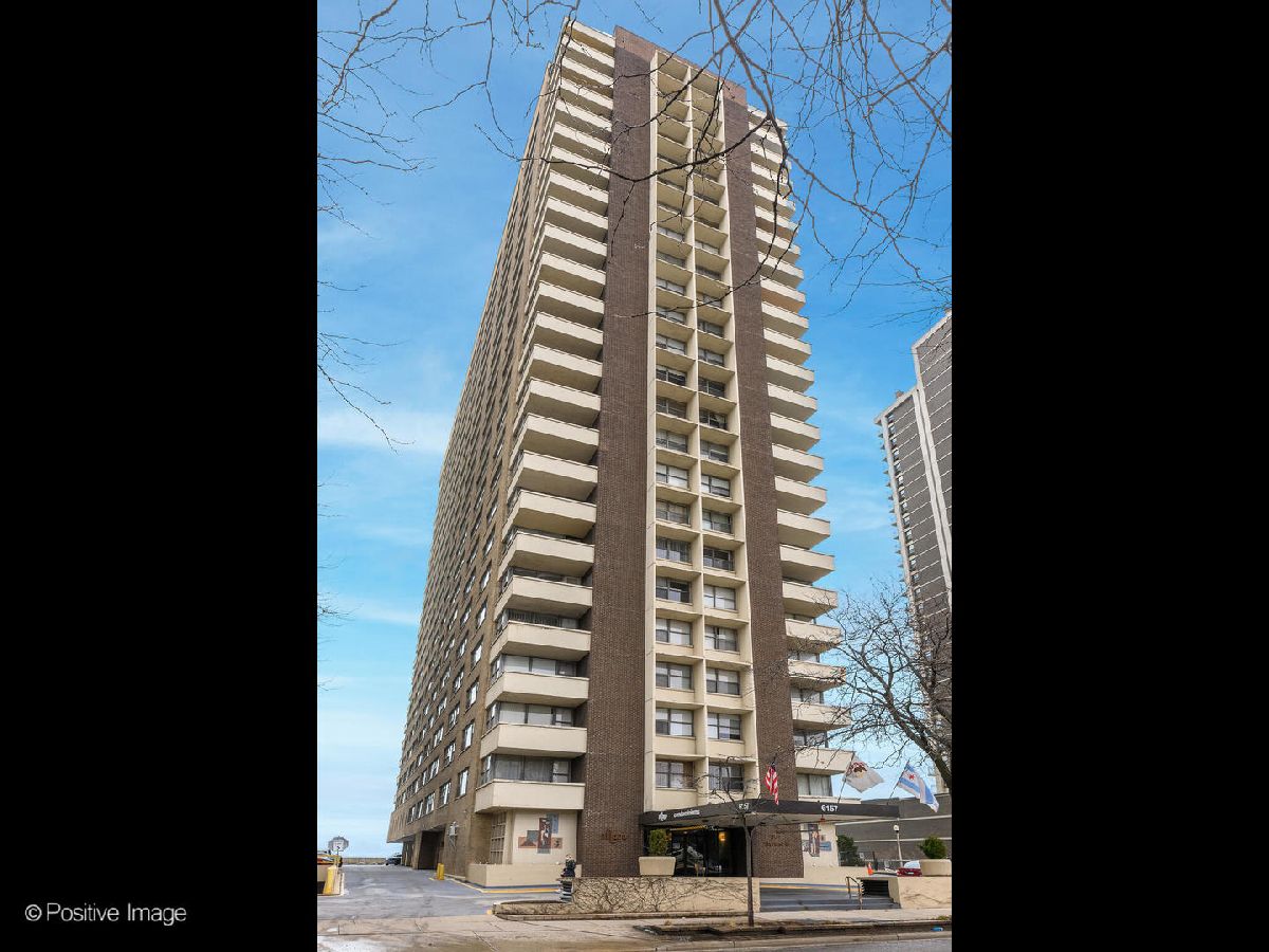  For Sale Chicago Illinois, 6157 Sheridan Road