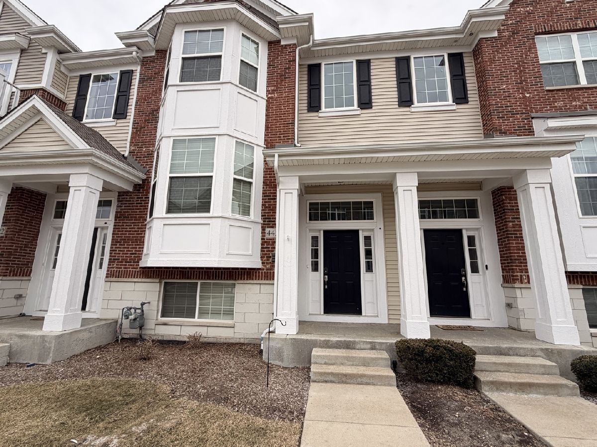 Townhomes For Rent Emerson Park Naperville Illinois, 4424 Monroe