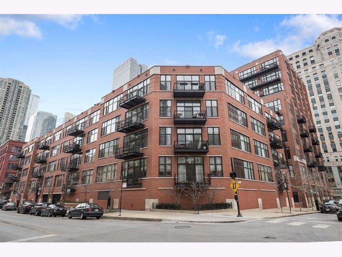 Condominiums Rented Union Square Lofts Chicago Illinois, 333 Hubbard