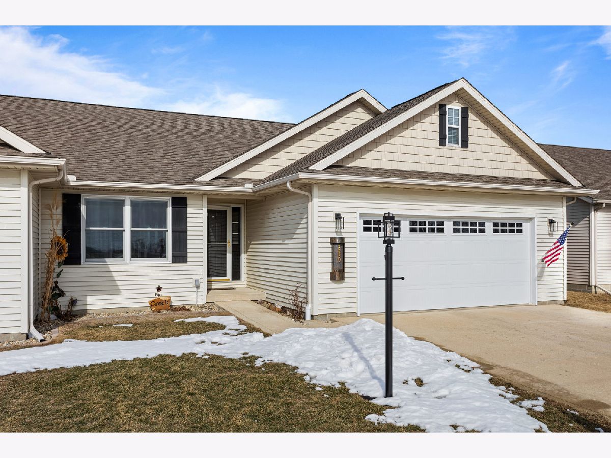  For Sale Fisher Illinois, 210 Lincoln Street