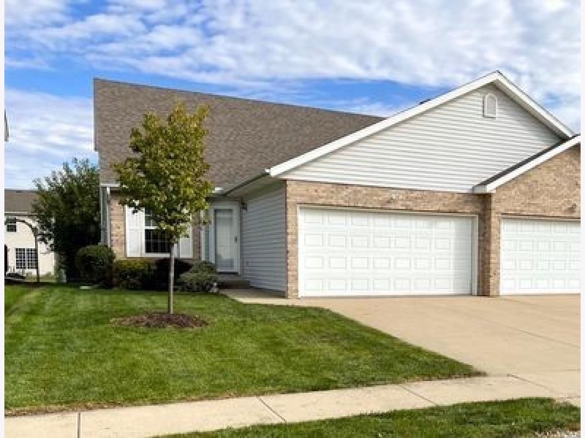 Homes & Condos & Townhomes For Sale Midlands Bloomington Illinois, 38 Rounds Road