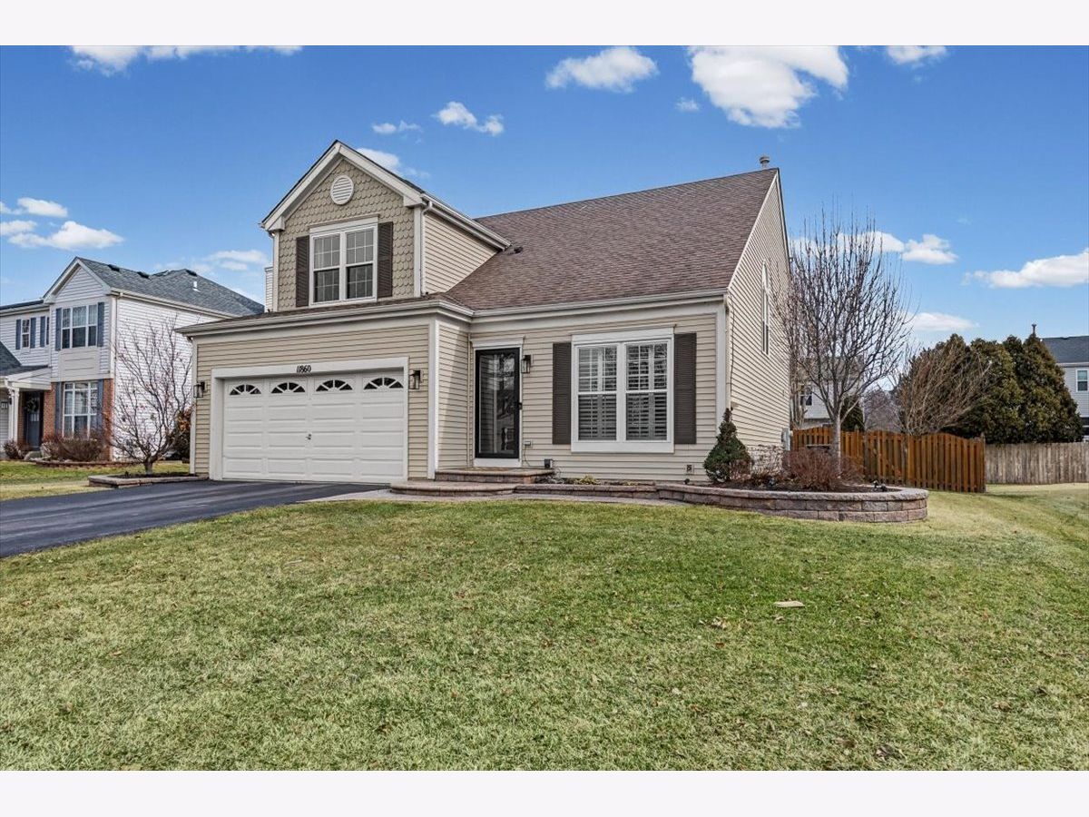 Homes & Townhomes For Sale Wing Pointe Huntley Illinois, 11860 Niagra Lane