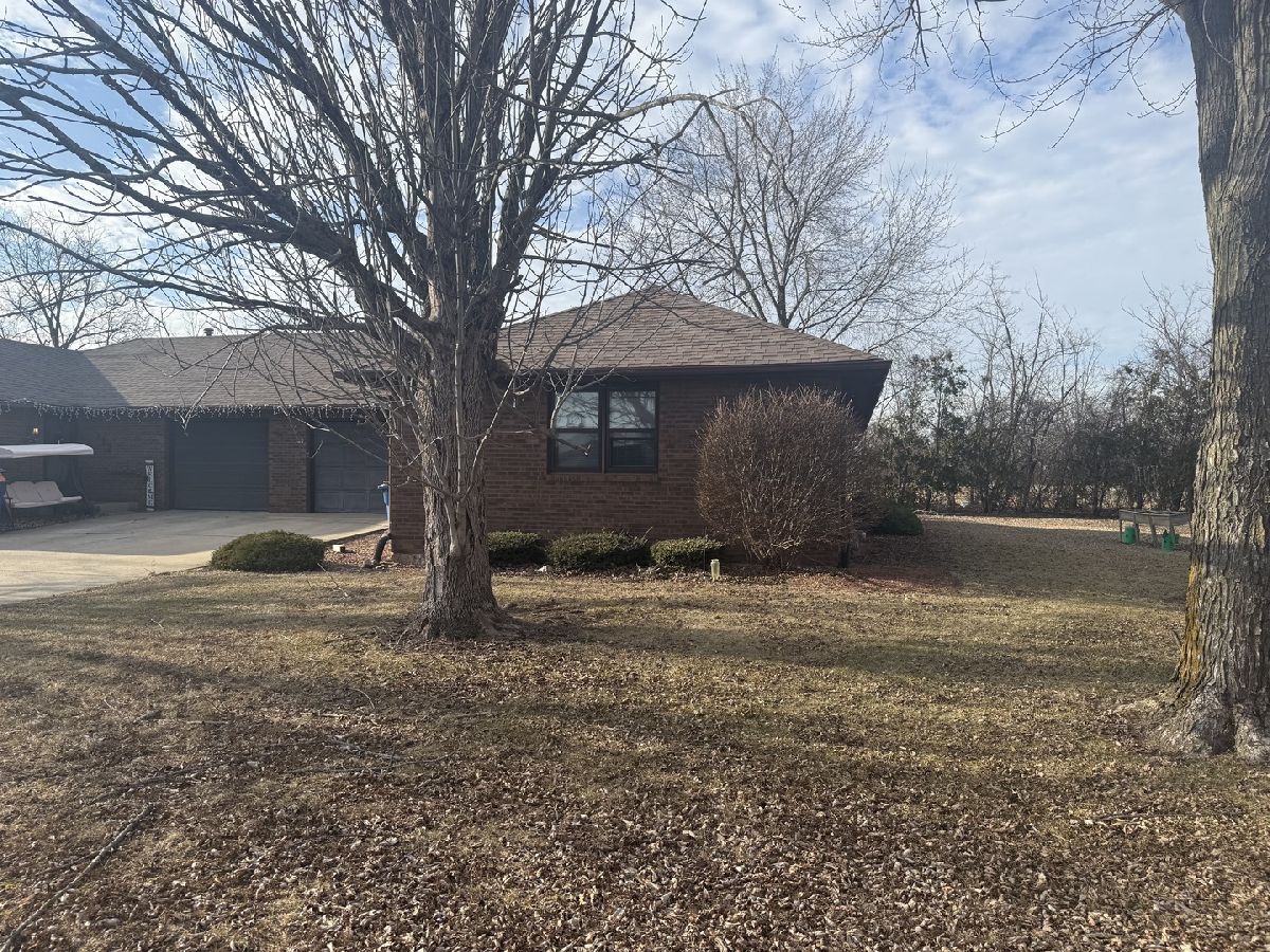  Rented Morris Illinois, 315 Carriage