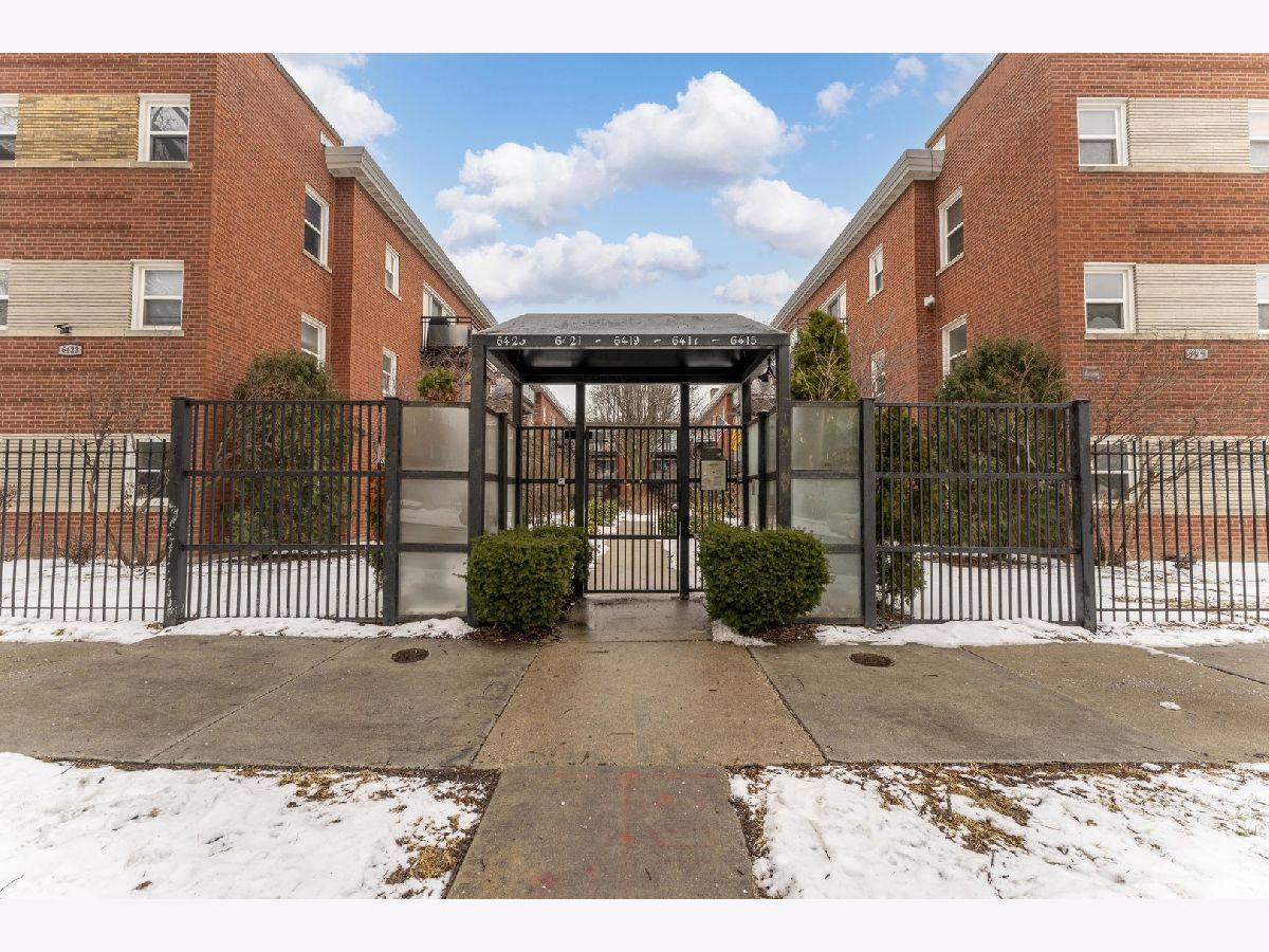  Rented Chicago Illinois, 6417 Damen