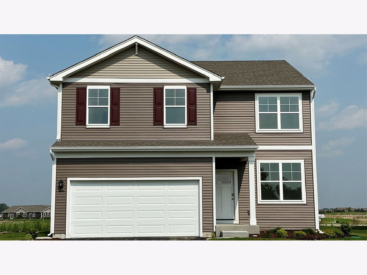 Homes For Sale Marquis Pointe Montgomery Illinois, 964 Sapphire Lane