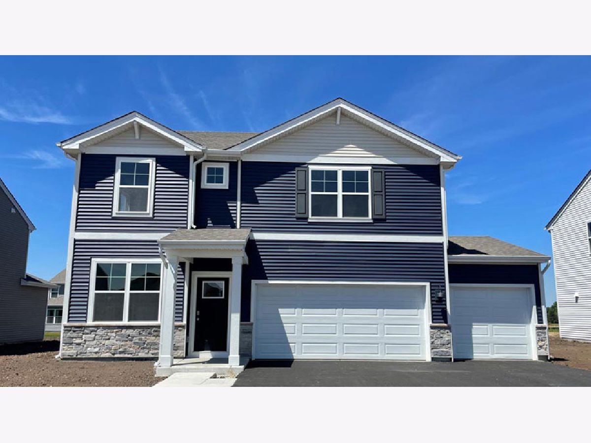 Homes For Sale Marquis Pointe Montgomery Illinois, 971 Sapphire Lane