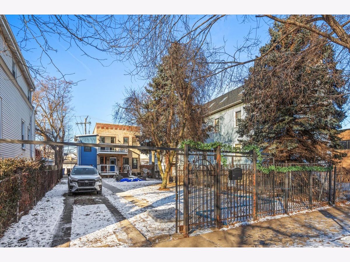  Rented Chicago Illinois, 3144 Spaulding