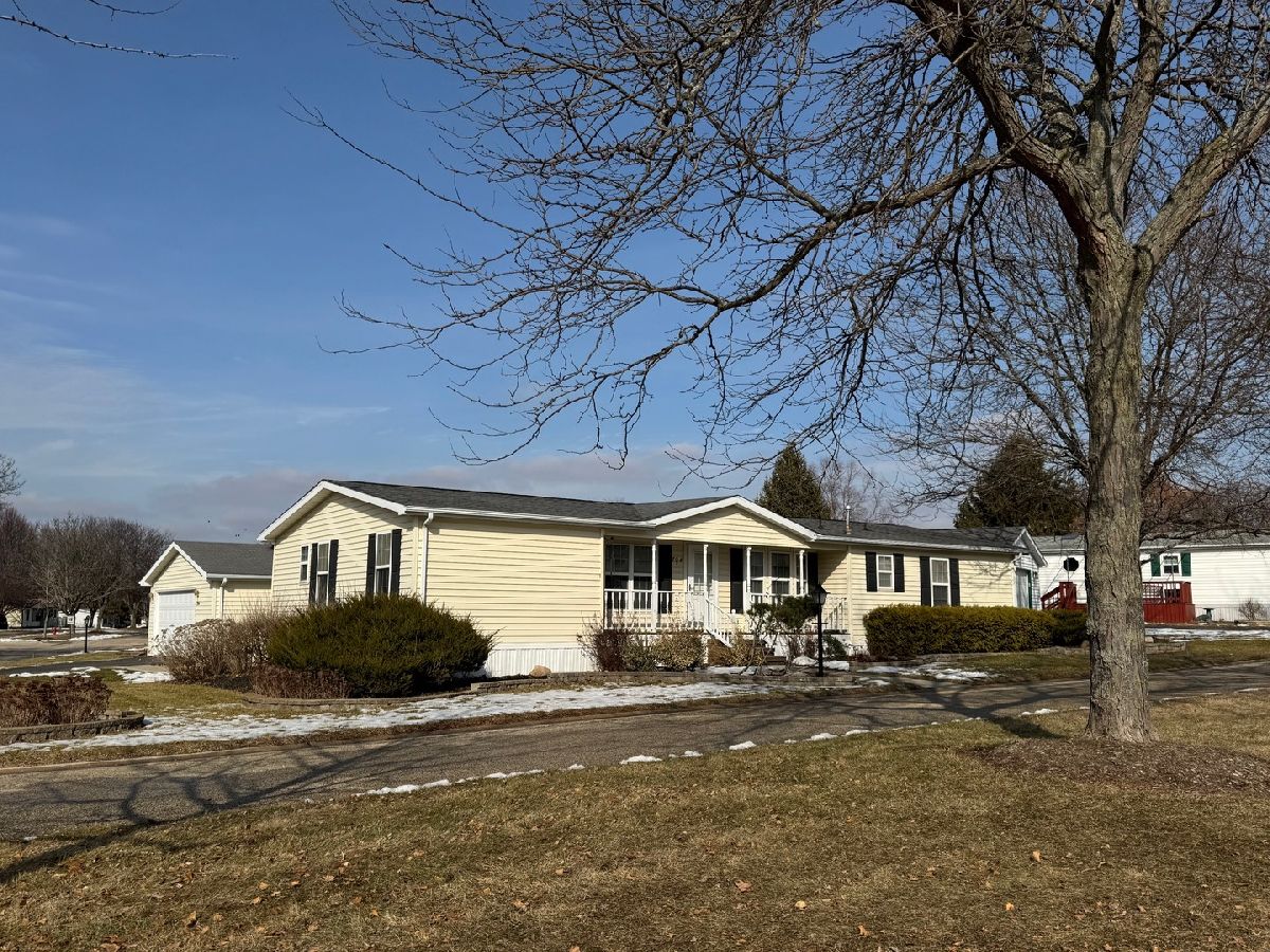  For Sale Marengo Illinois, 704 Cherokee Trail