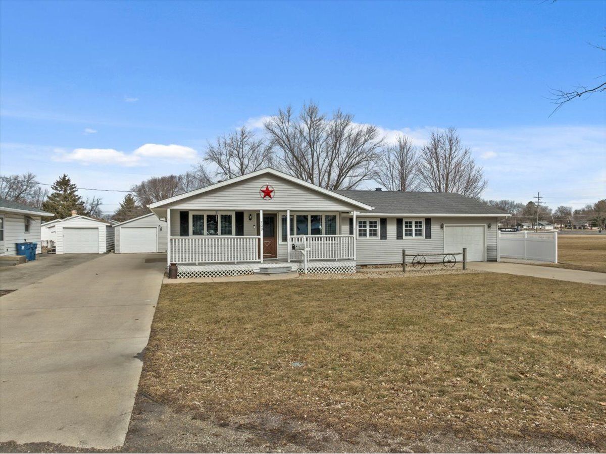  For Sale Pontiac Illinois, 709 Meade Street