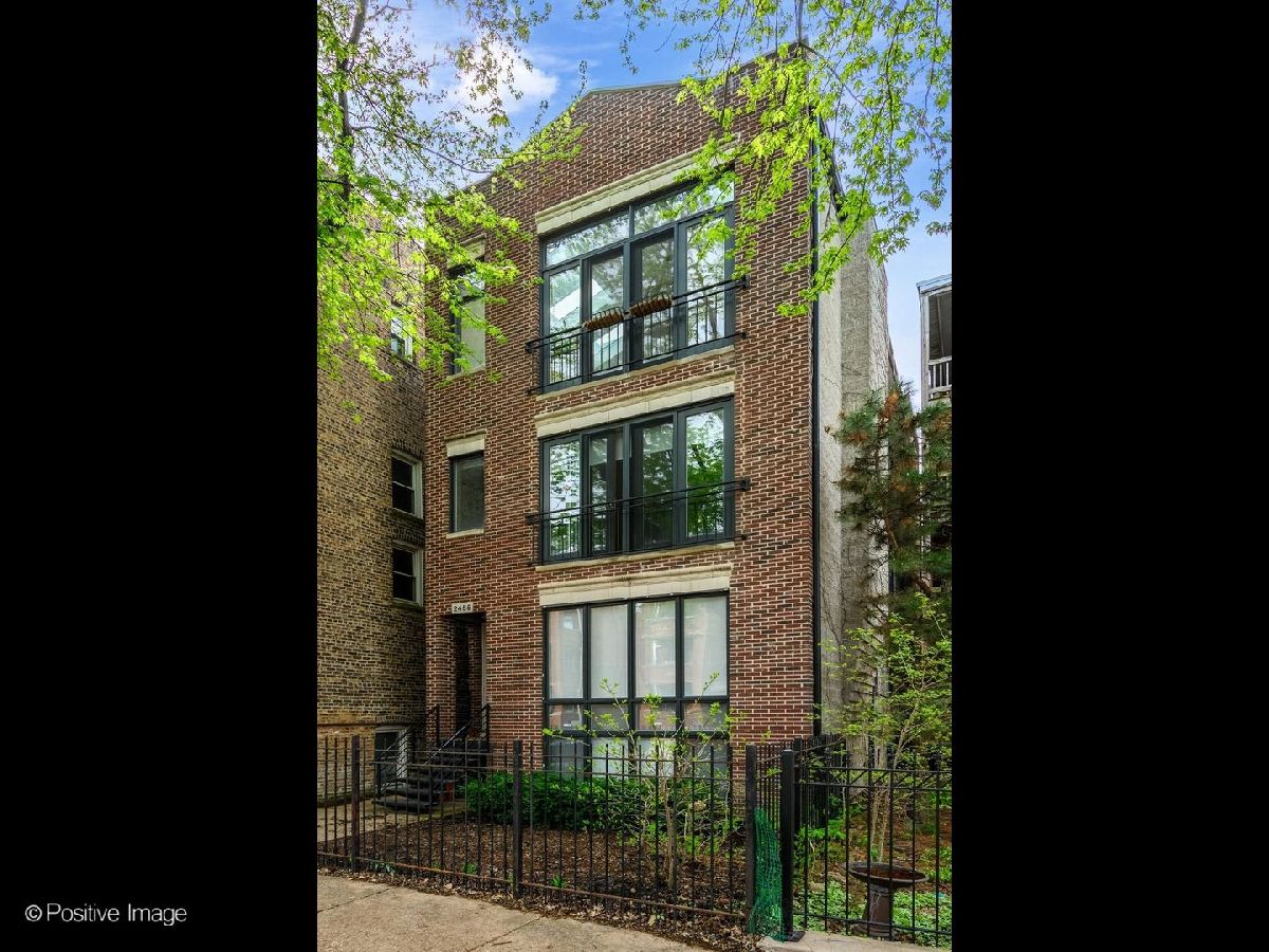  For Sale Chicago Illinois, 2455 Walton Street