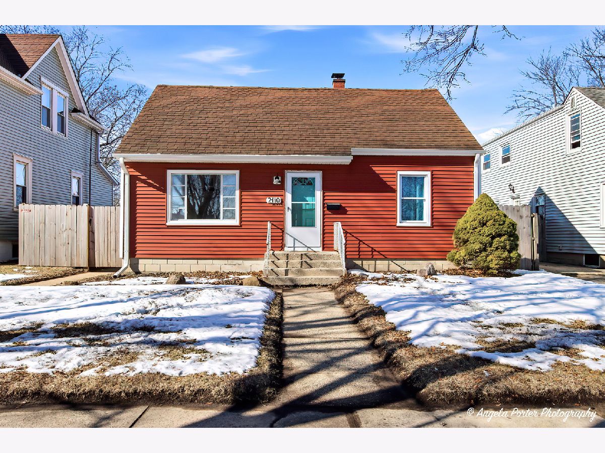  For Sale Zion Illinois, 2110 Elim Avenue