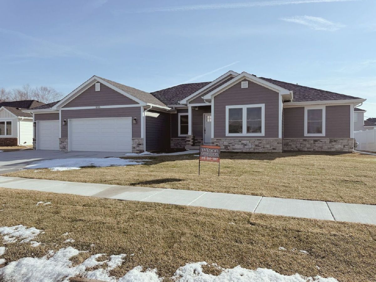  For Sale Bourbonnais Illinois, 1696 Yorktown Drive