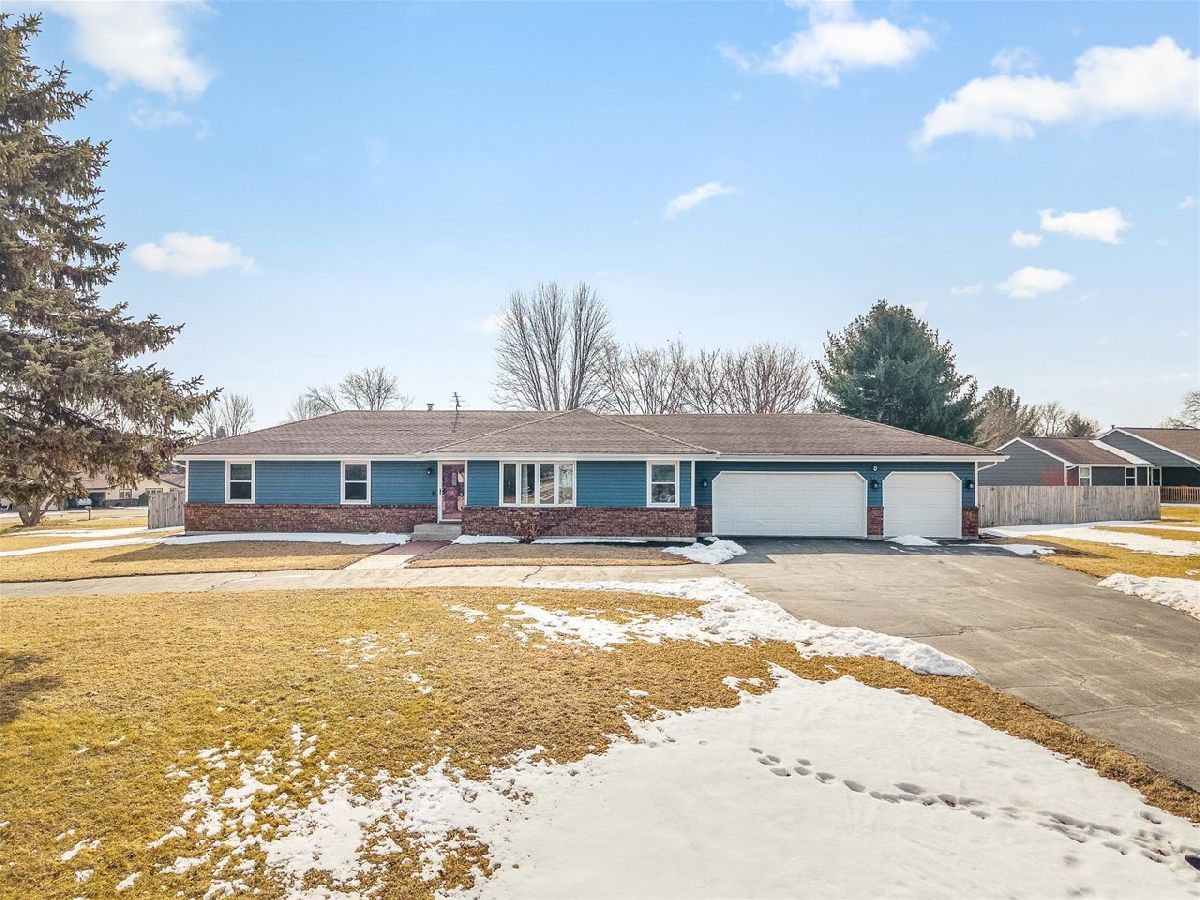  For Sale Roscoe Illinois, 4361 Pfister Lane