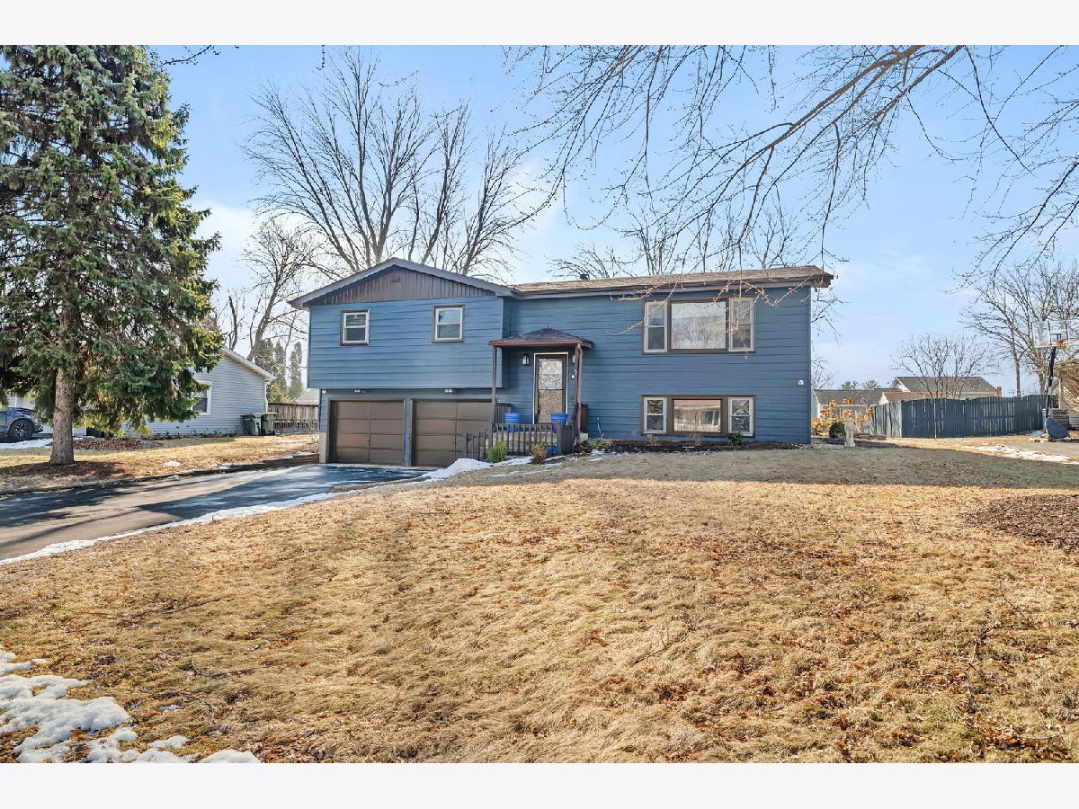 Homes For Sale Fairhaven Heights Channahon Illinois, 24333 Valley Drive