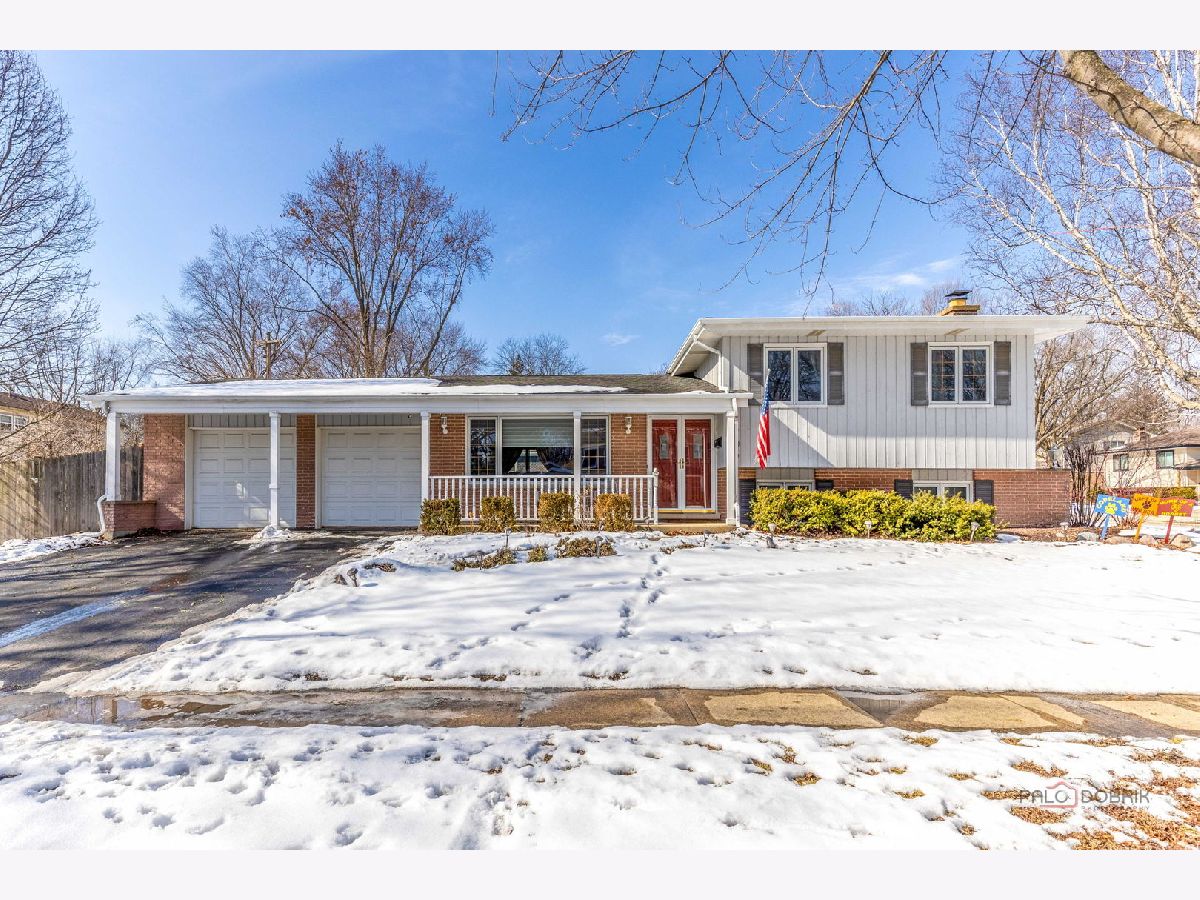  For Sale Libertyville Illinois, 705 Dymond Road