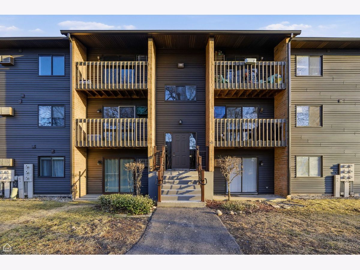 Condominiums For Sale Virginia Road Condominiums Crystal Lake Illinois, 627 Virginia Road