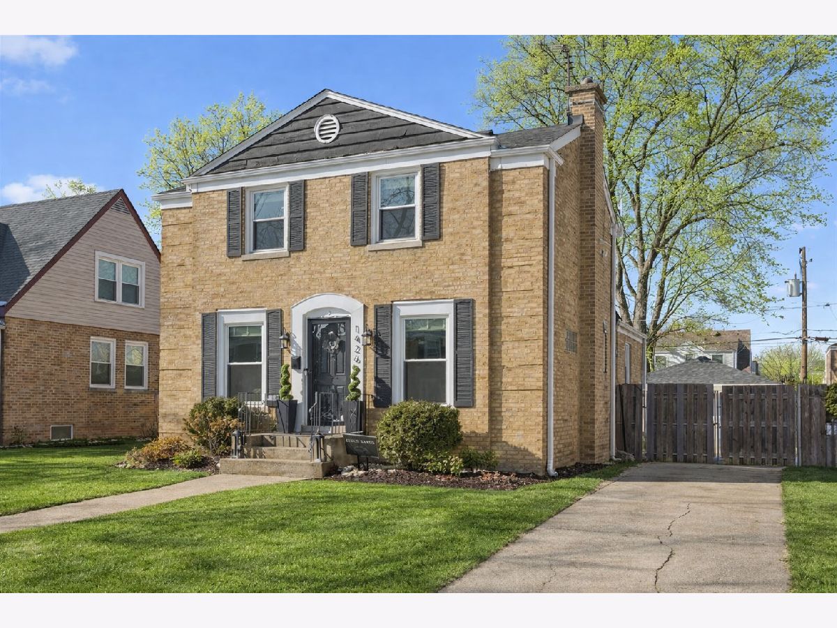  For Sale Westchester Illinois, 1426 Bristol Avenue