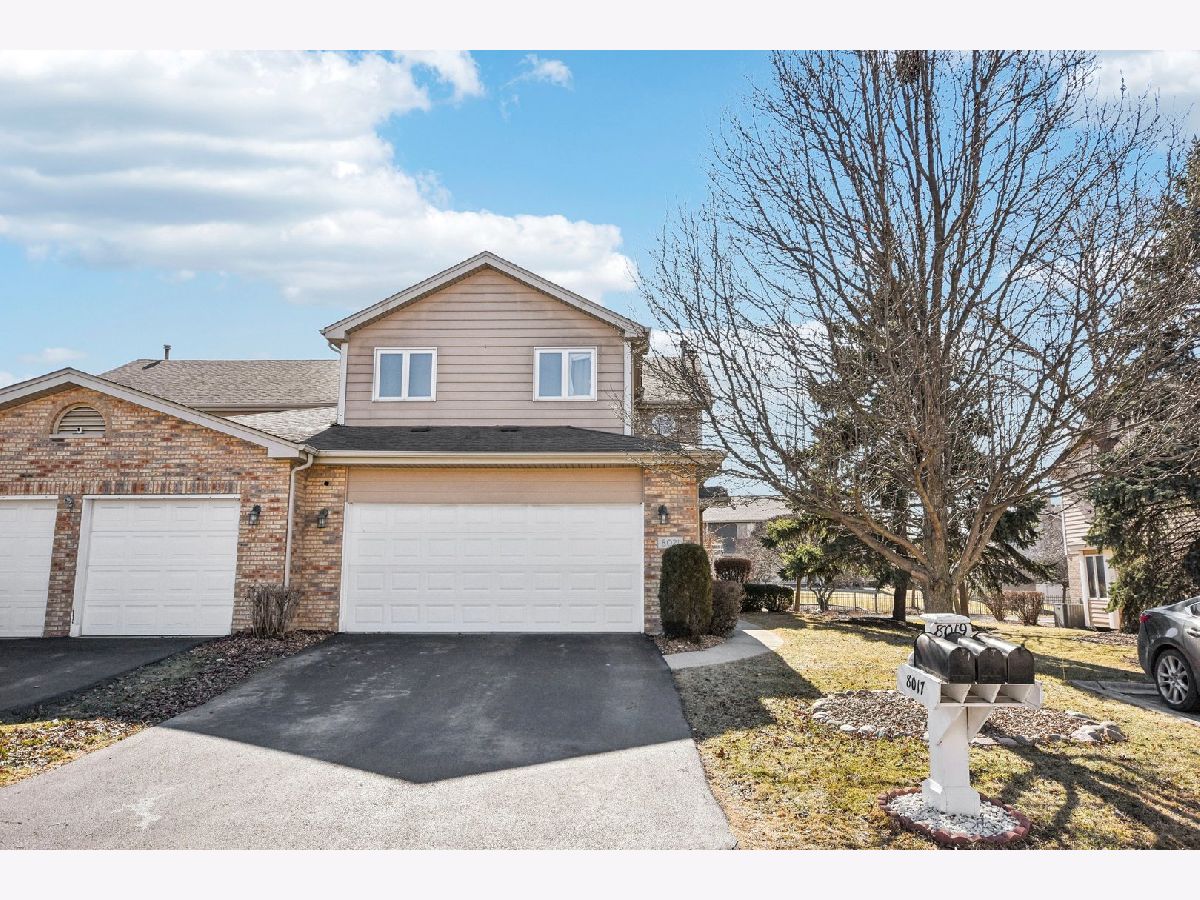 Homes & Townhomes & Condos For Sale Brookside Glen Tinley Park Illinois, 8021 Enclave Lane