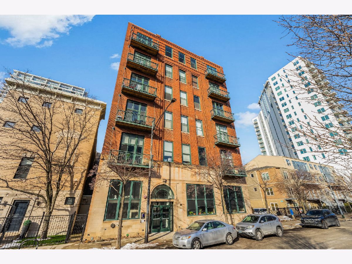  For Sale Chicago Illinois, 1632 Indiana Avenue
