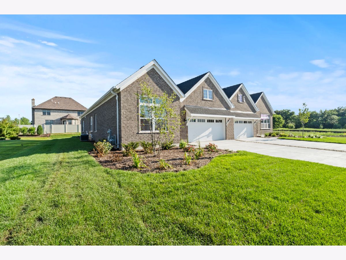  For Sale Lemont Illinois, 16580 Kayla Drive