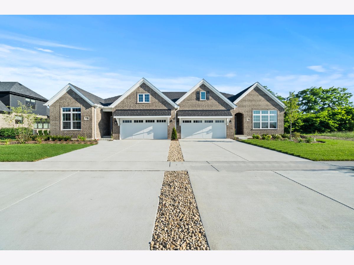  For Sale Lemont Illinois, 16590 Kayla Drive