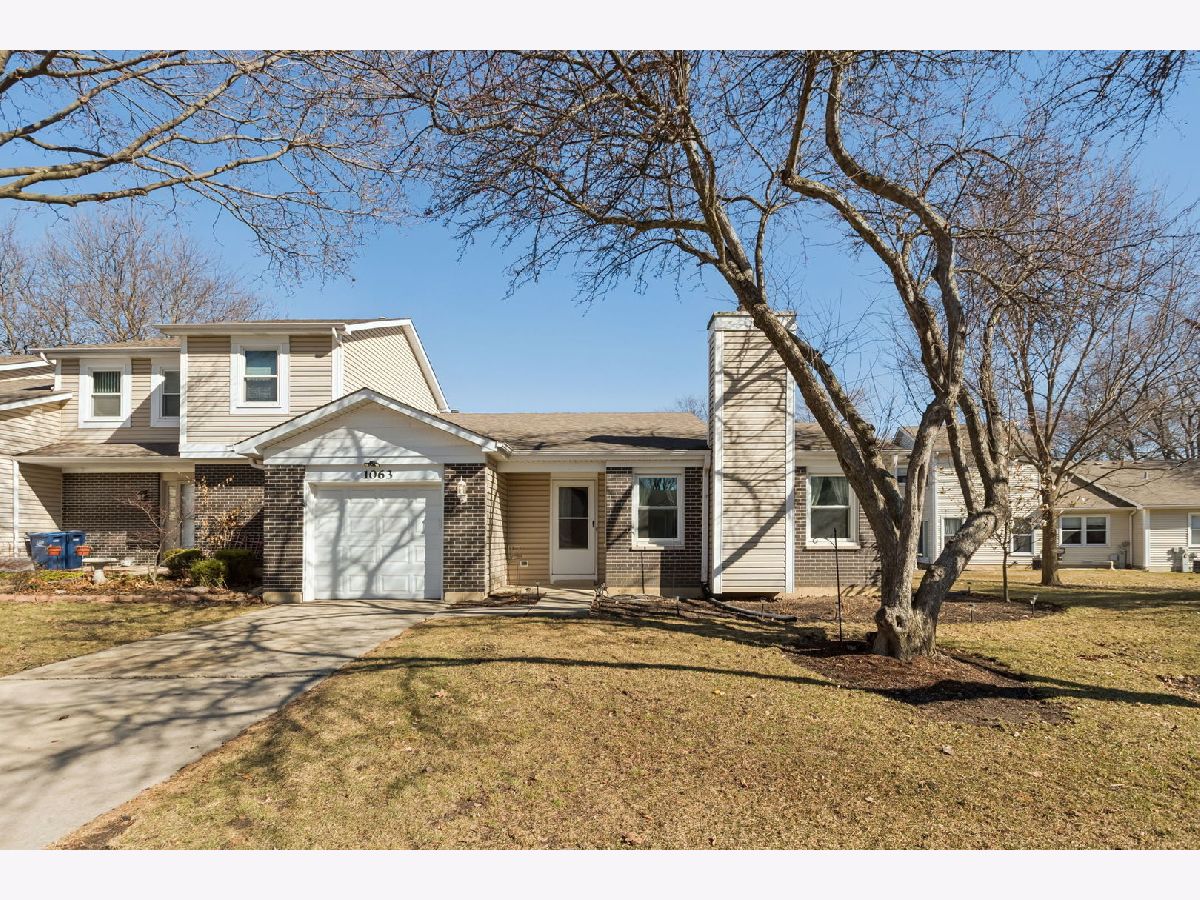  For Sale Schaumburg Illinois, 1063 Stonehedge Drive