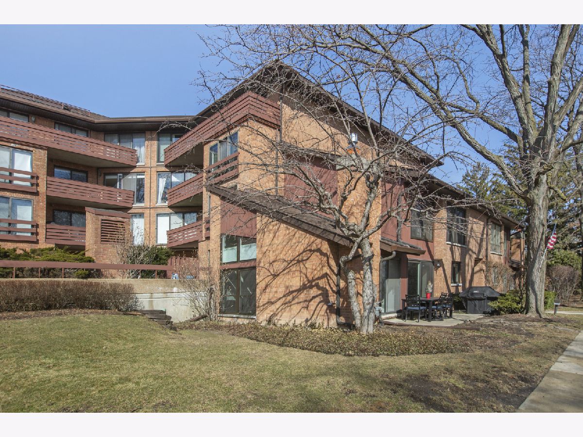 Condos & Townhomes For Sale Orchard Glen Glenview Illinois, 706 Waukegan Road