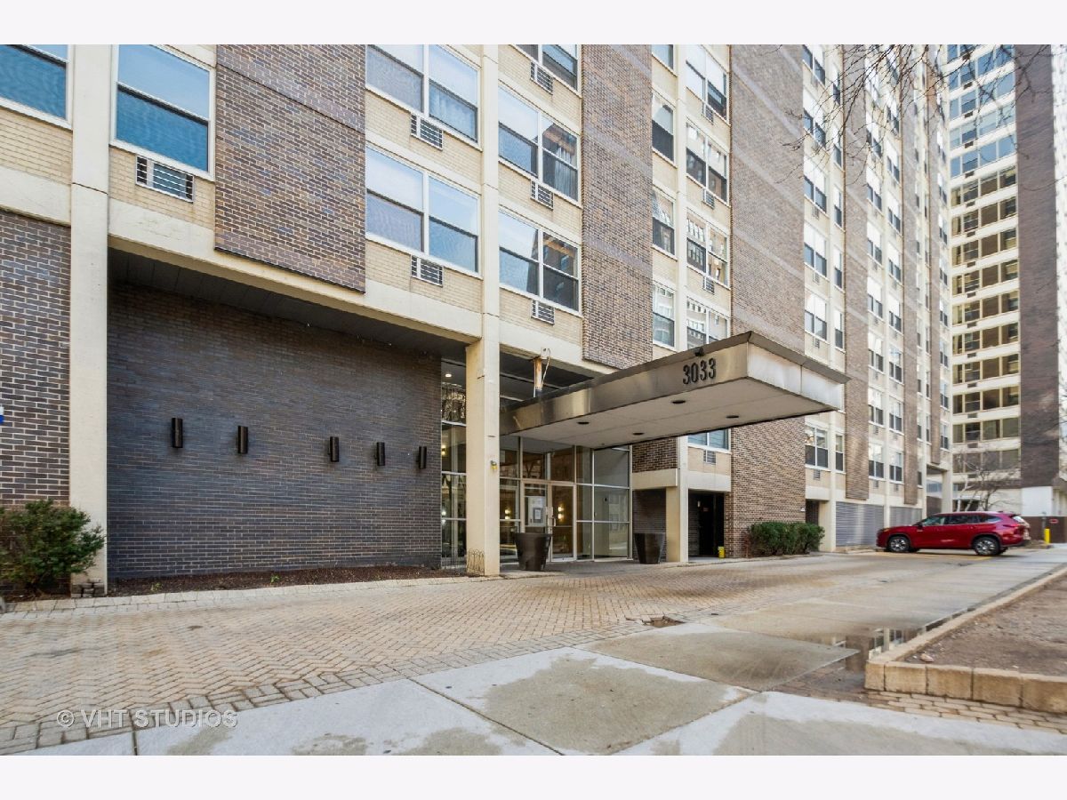  For Sale Chicago Illinois, 3033 Sheridan Road