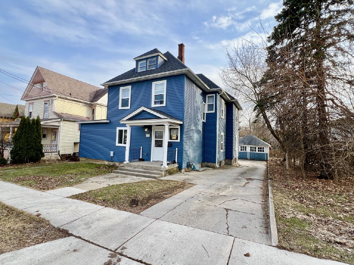  For Rent Woodstock Illinois, 216 South