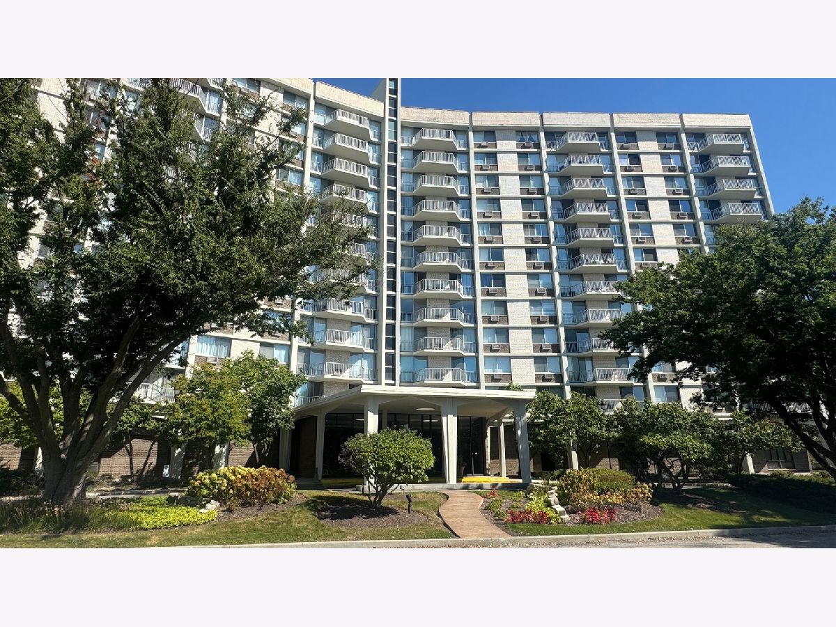 Condos & Townhomes For Sale Oak Brook Towers Oak Brook Illinois, 20 Tower Road