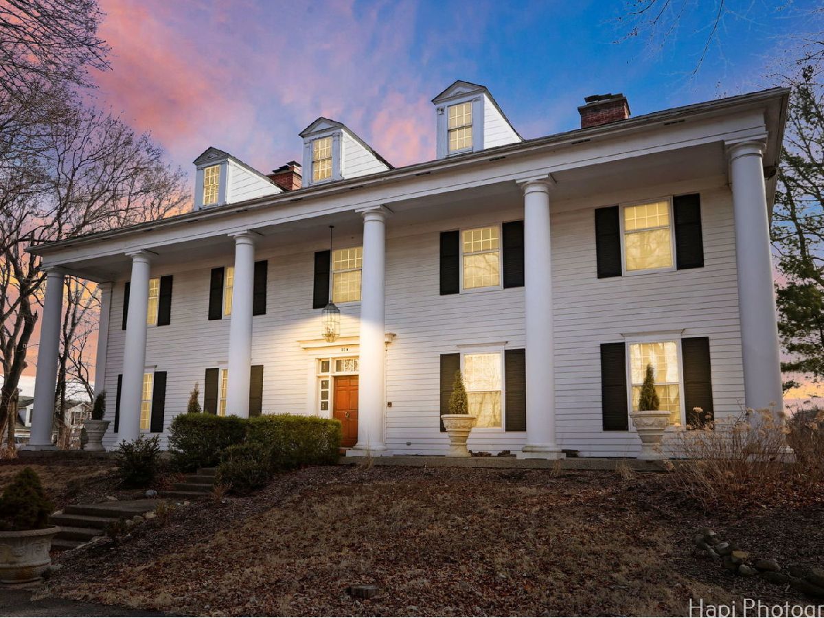  For Sale Barrington Hills Illinois, 23 County Line Road