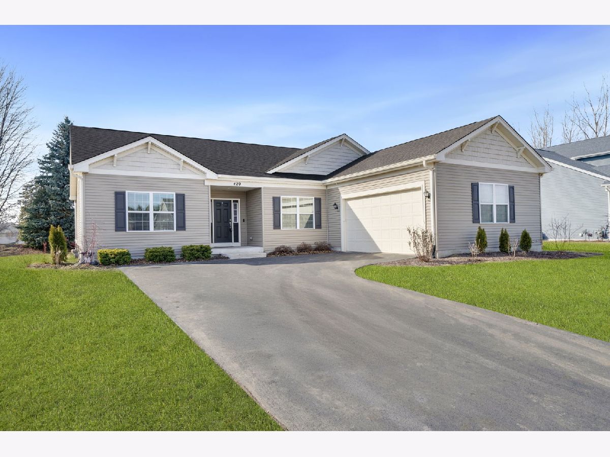  For Sale Maple Park Illinois, 429 Dekalb Drive