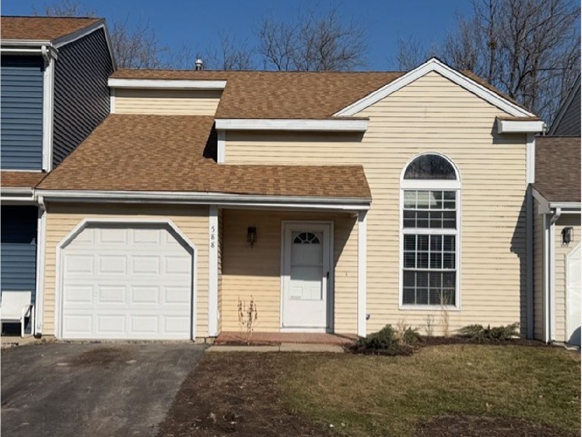 Townhomes For Sale Nantucket Village Island Lake Illinois, 588 Nantucket Way