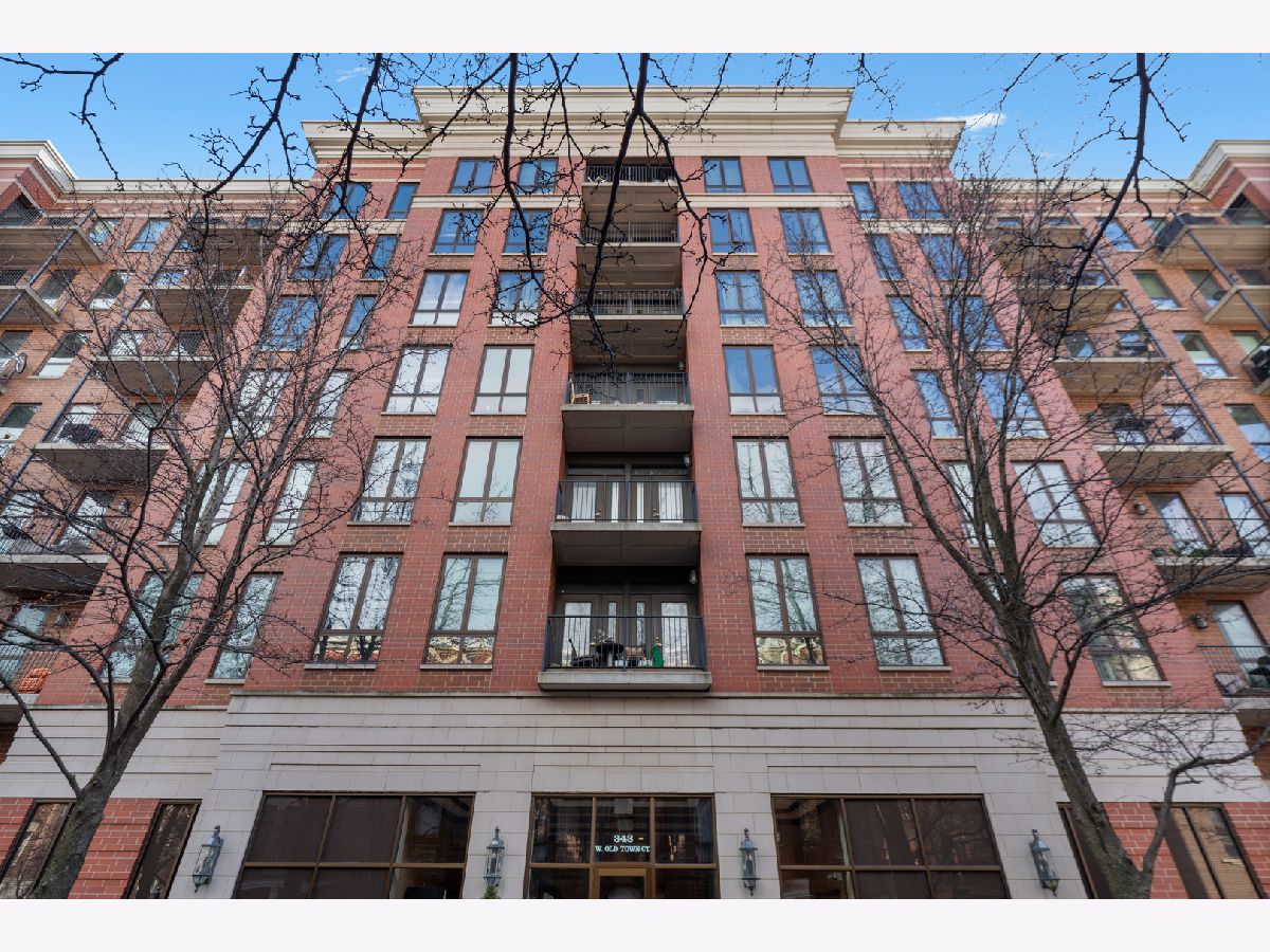 Condos & Townhomes & Homes For Sale Old Town Village East Chicago Illinois, 343 Old Town Court