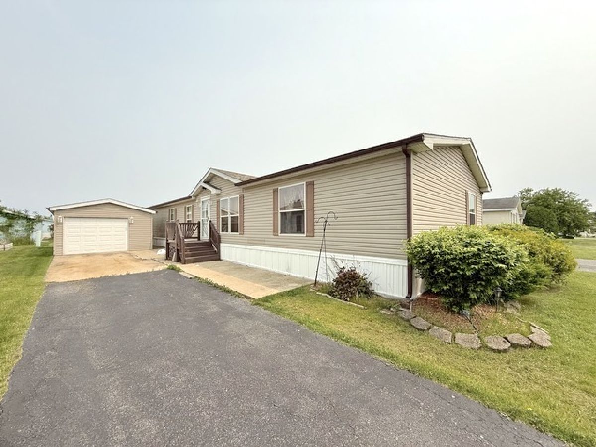  For Sale Beecher Illinois, 9 Swallow Lane