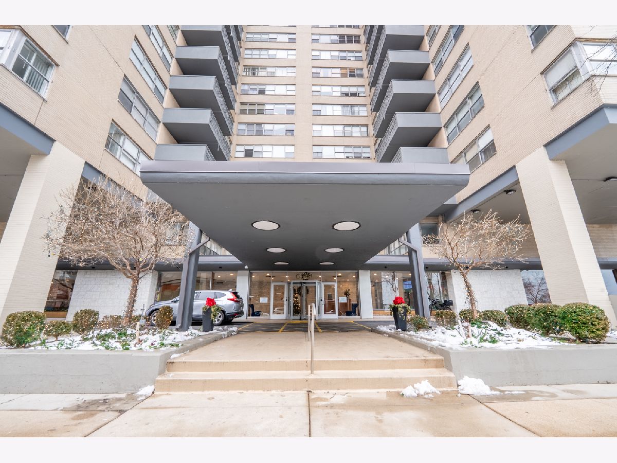  For Sale Chicago Illinois, 6301 Sheridan Road