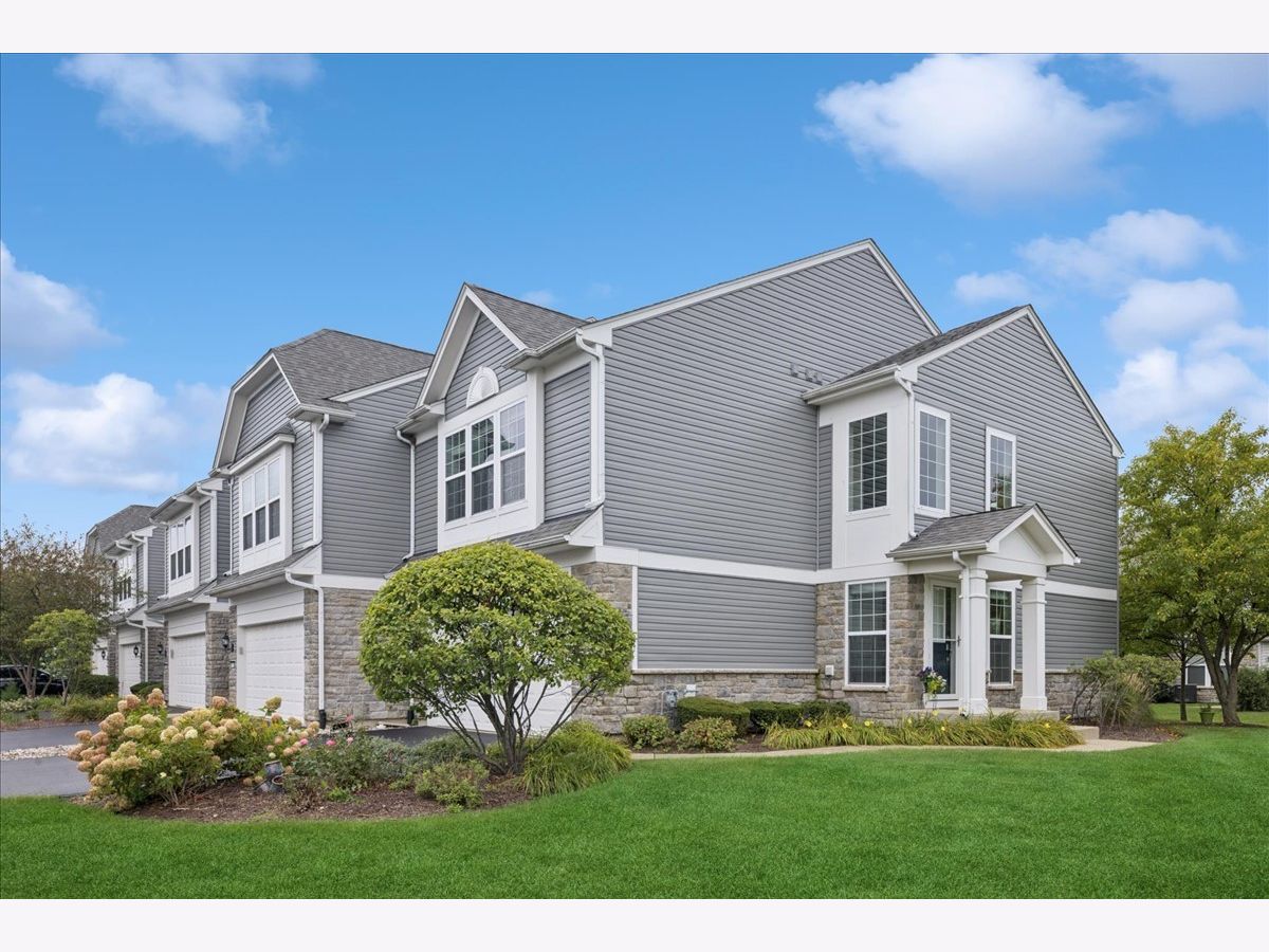 Townhomes & Homes For Sale Prescott Mill Oswego Illinois, 100 Devoe Drive