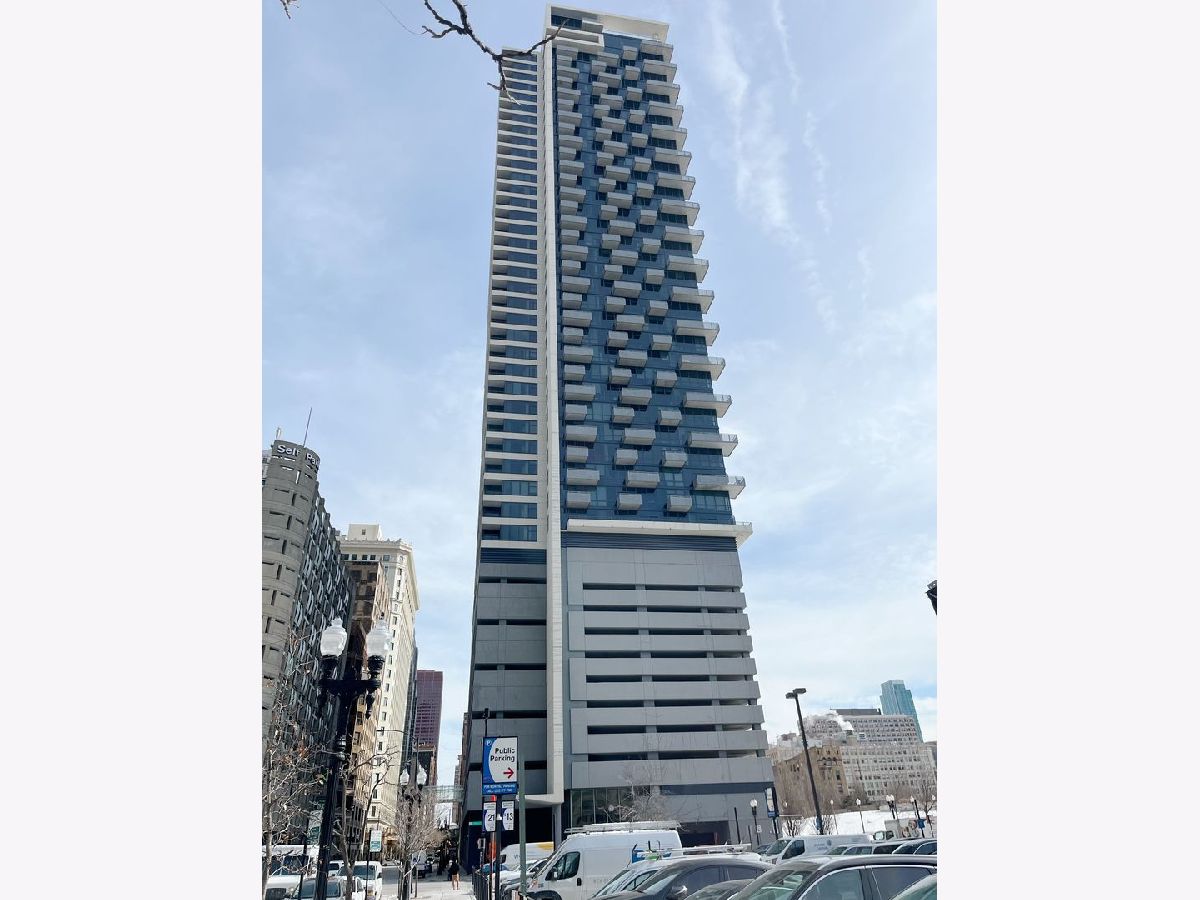  Sold Chicago Illinois, 235 Van Buren