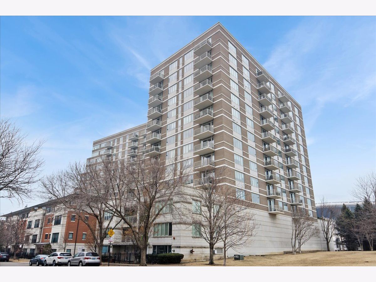 Townhomes & Condos For Sale Prairie House Chicago Illinois, 1515 Prairie Avenue