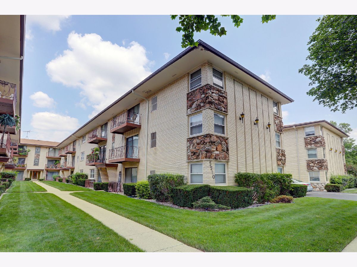 Condominiums Sold Windsor Lane Chicago Illinois