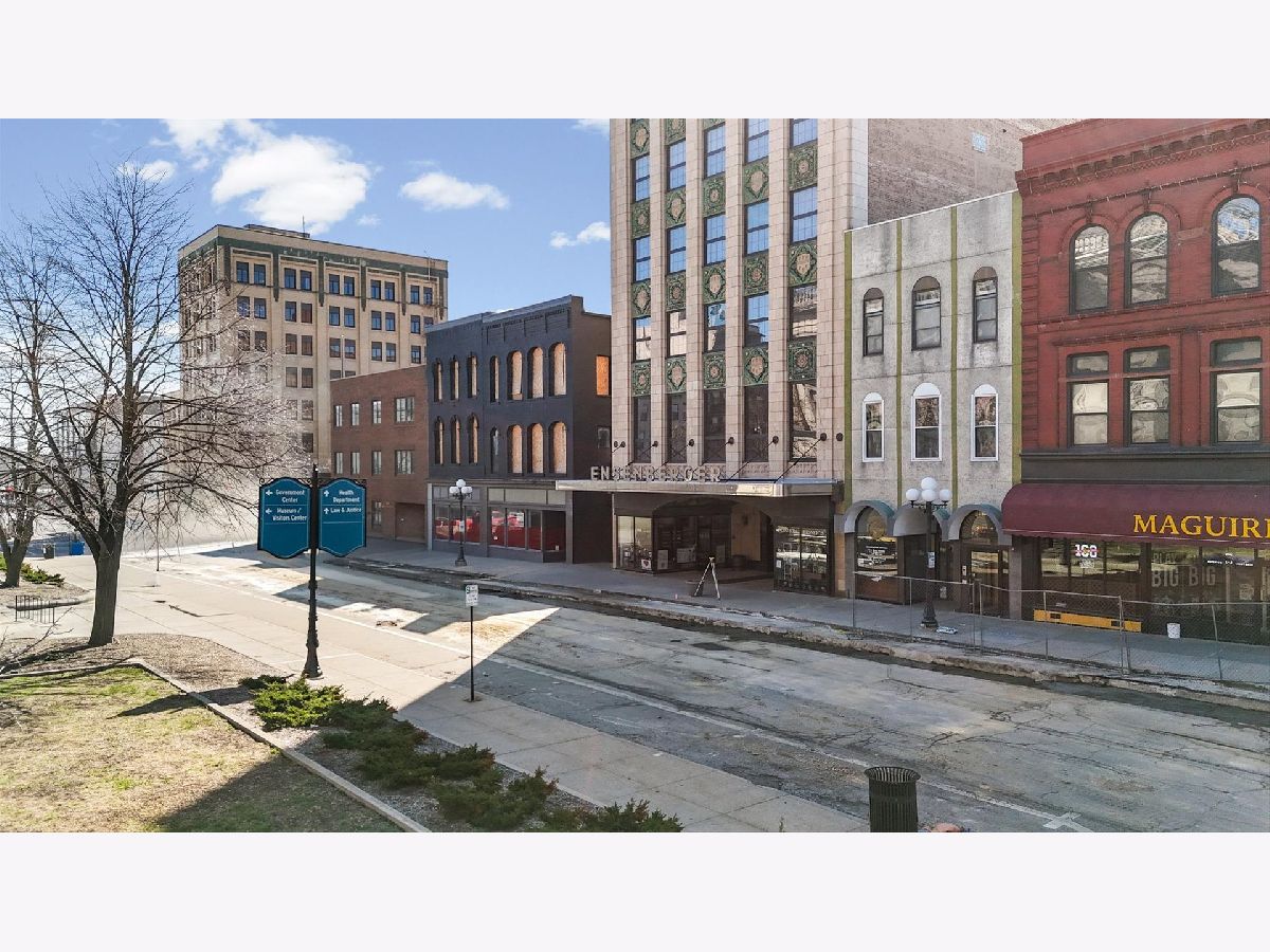 Condos & Townhomes For Sale Ensenberger Condominiums Bloomington Illinois, 212 Center Street