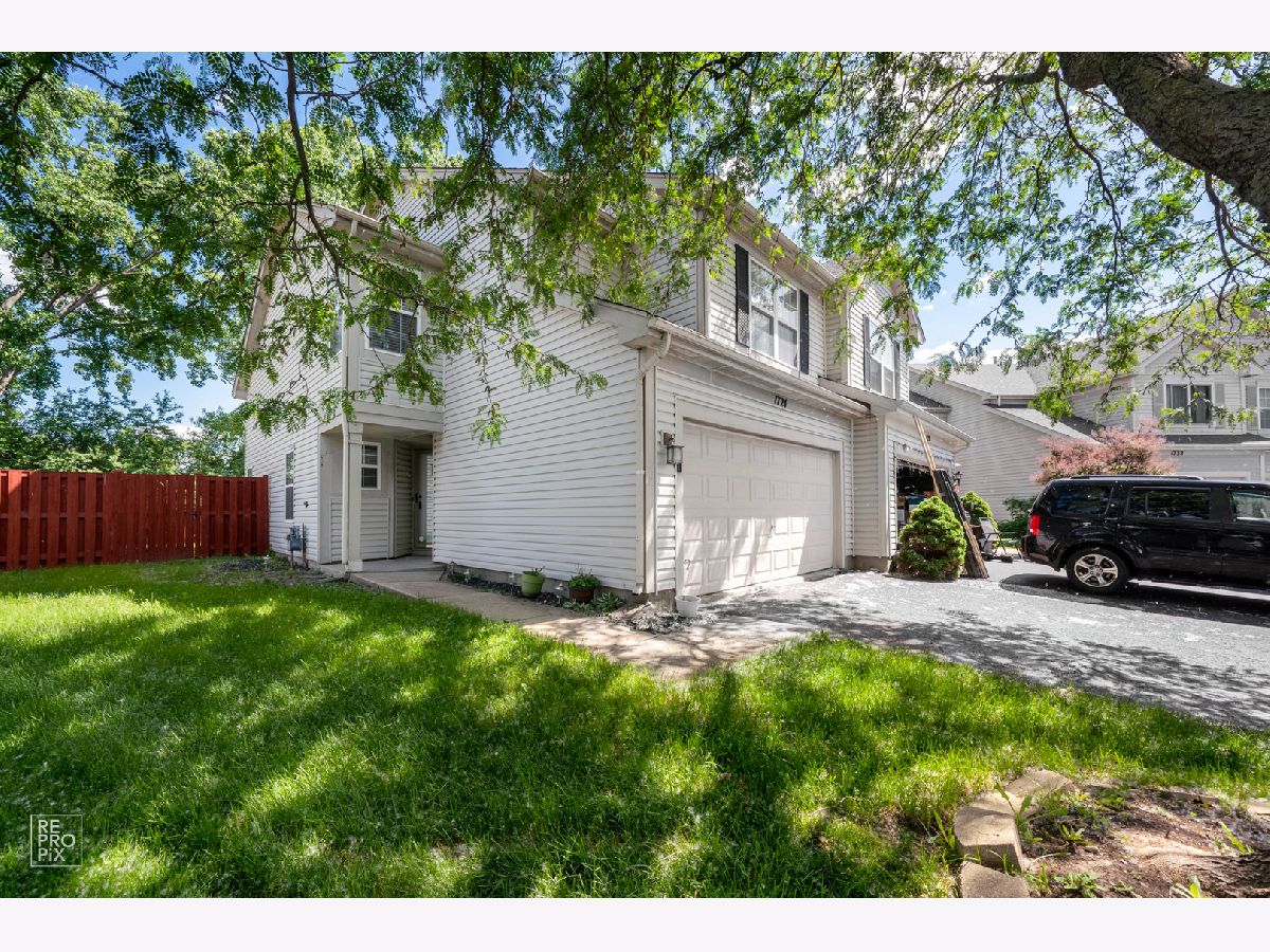  Rented Mundelein Illinois, 1724 Leeds