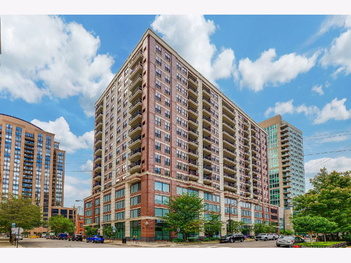  For Sale Chicago Illinois, 451 Huron Street