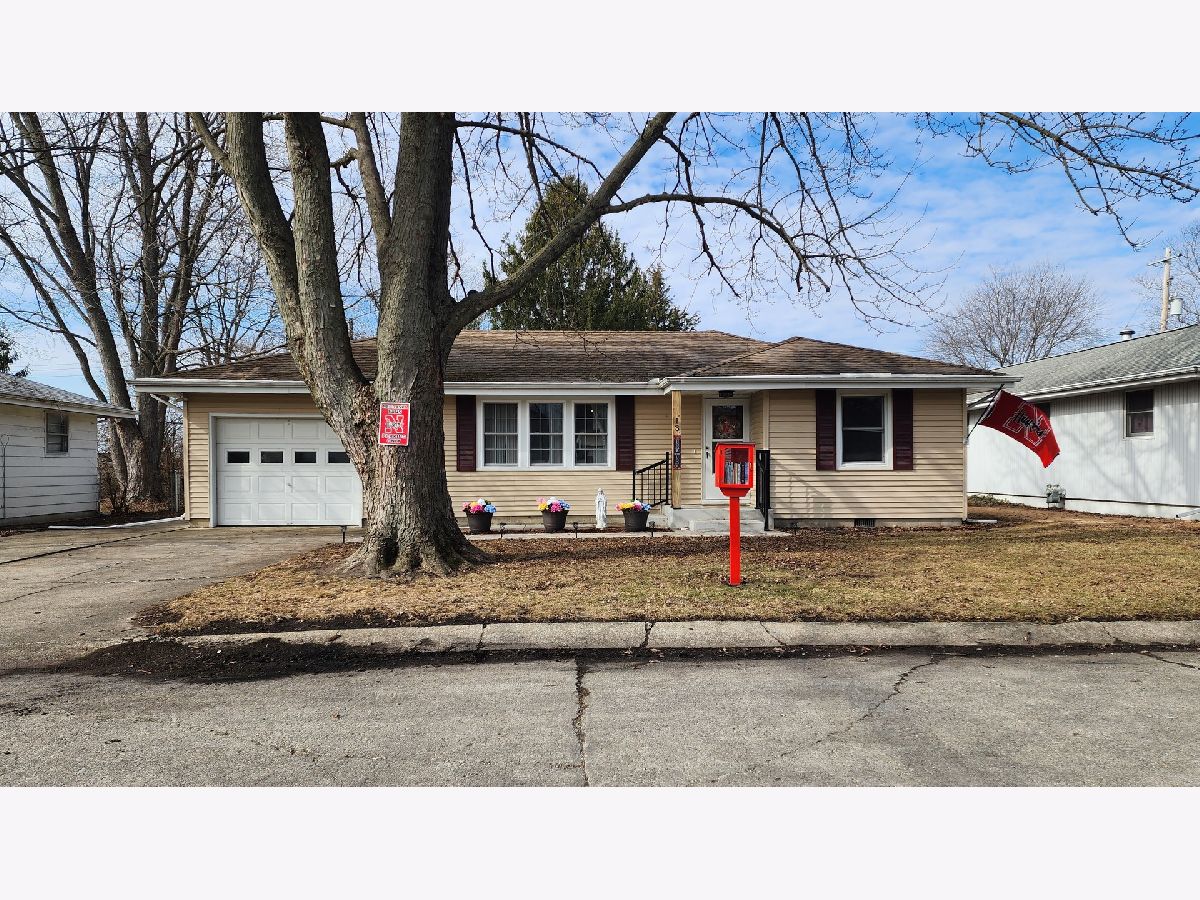  Sold Fisher Illinois, 13 Elmwood